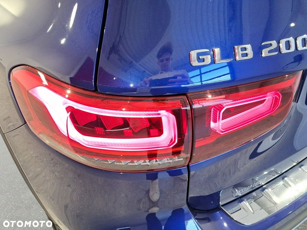 Mercedes-Benz GLB - 14