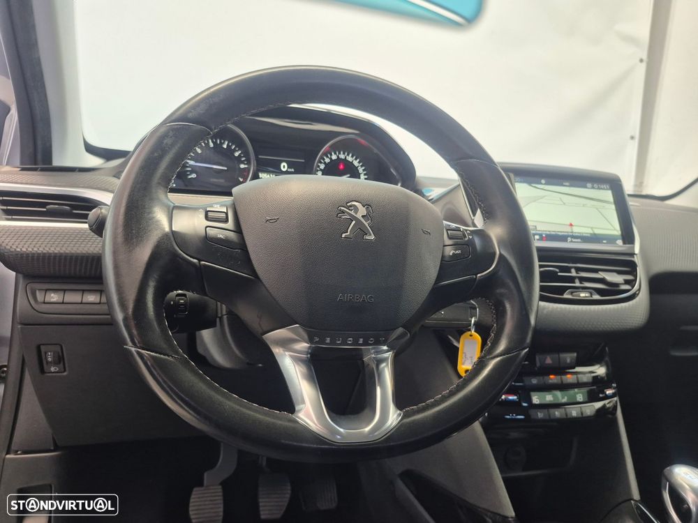 Peugeot 2008 1.2 PureTech Allure - 13