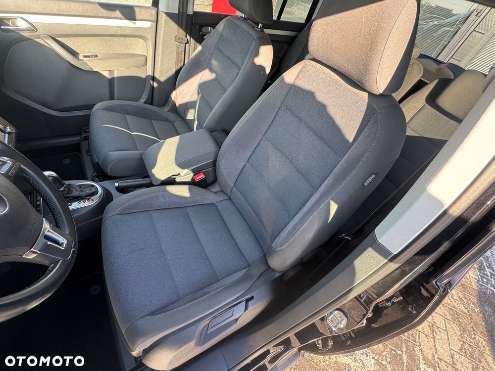 Volkswagen Touran - 10