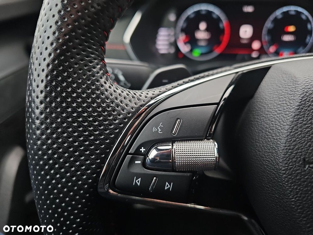 Skoda Octavia 2.0 TSI RS DSG - 19