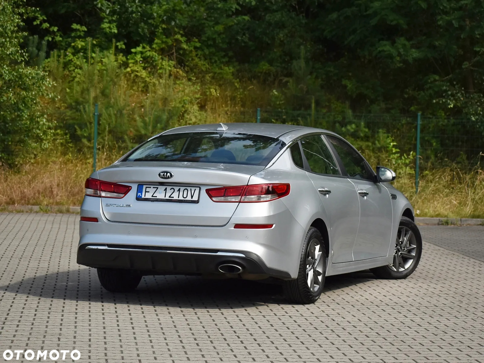 Kia Optima - 11
