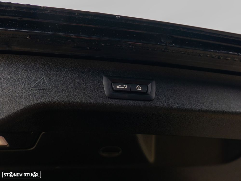 BMW 520 d Pack Desportivo M Auto - 10