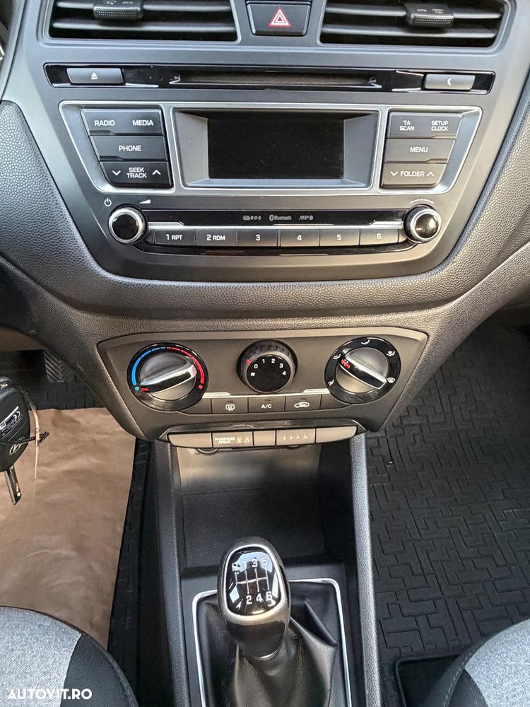 Hyundai i20 1.1 CRDi Comfort+ - 9