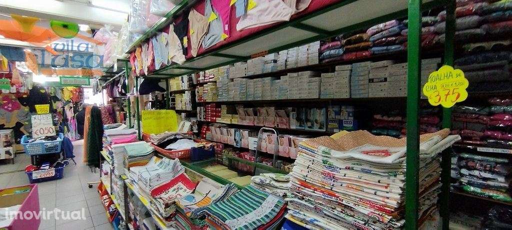 Oportunidade de Trespasse! Loja e Armazém no Centro de Vila Nova de... - Grande imagem: 2/12