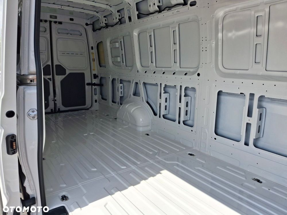 Volkswagen Crafter - 14