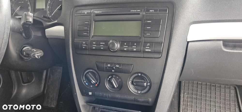 SKODA OCTAVIA II  04-08 1.9 TDI BXE - ZDERZAK PRZÓD PRZEDNI CZARNY - 20