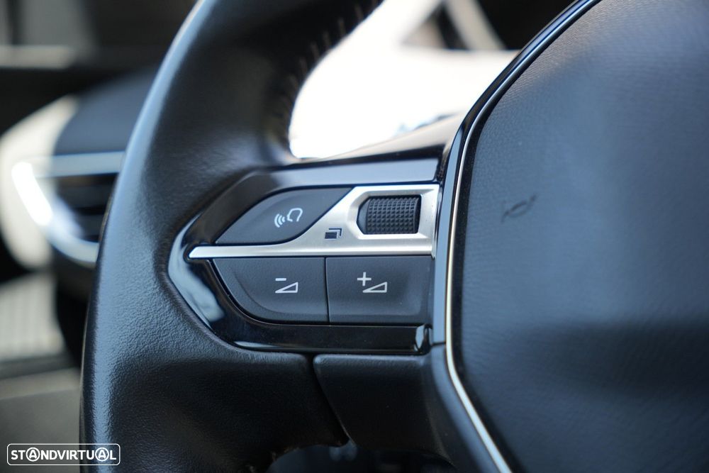 Peugeot 3008 1.2 PureTech Allure Pack - 11