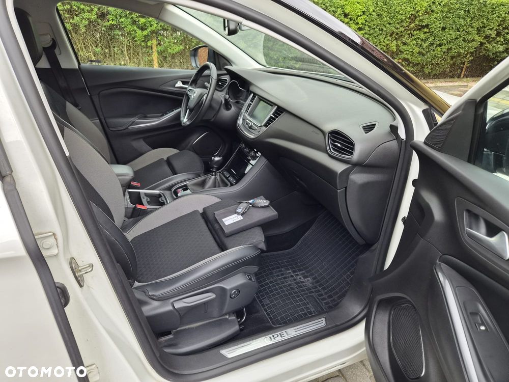 Opel Grandland X 1.2 T Innovation S&S - 10