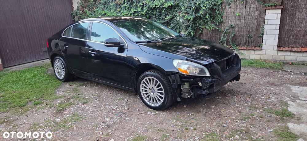 Volvo S60 - 1