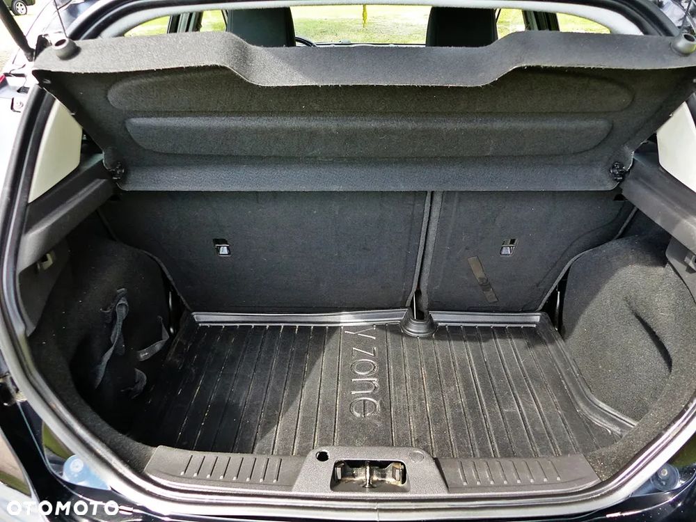 Ford Fiesta 1.25 Titanium EU5 - 11