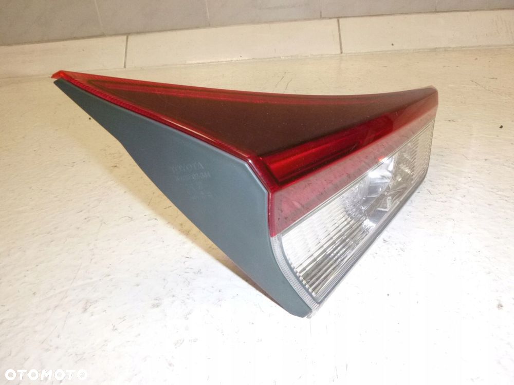 TOYOTA AURIS LAMPA LEWY TYŁ W KLAPĘ LEWA TYLNA hatchback - 8