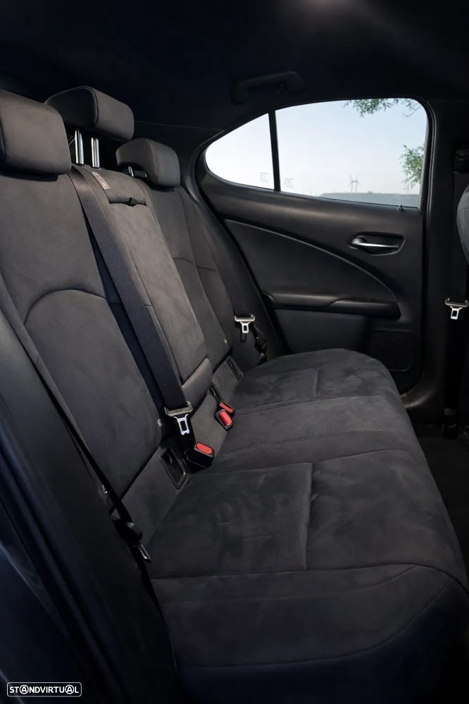 Lexus UX 250h Executive+ - 8