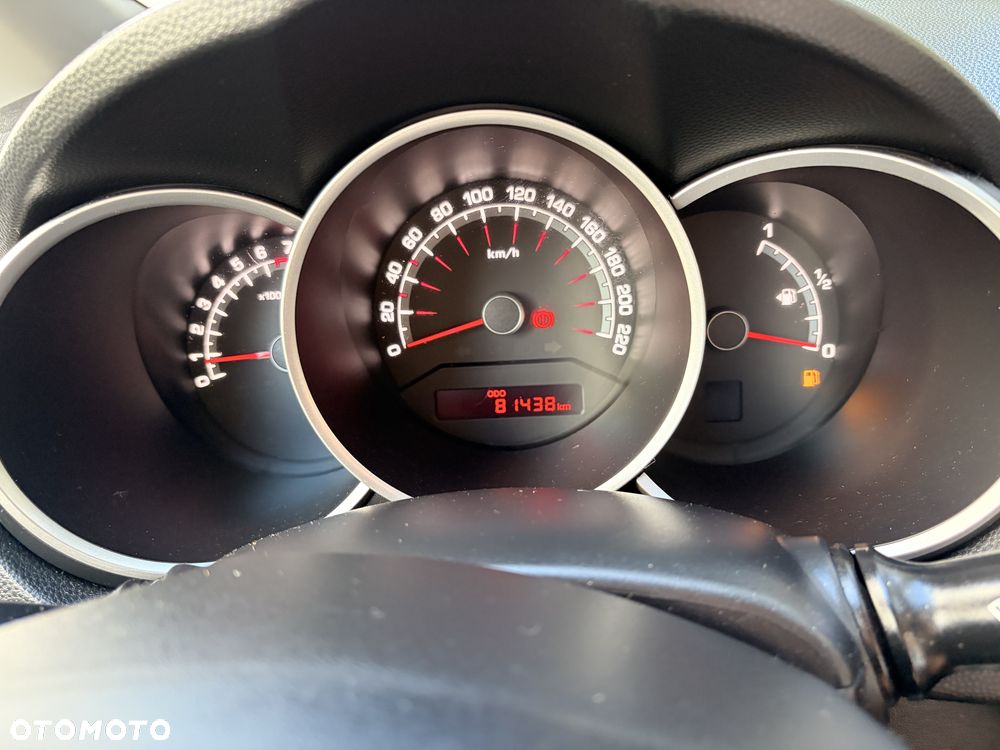 Kia Venga 1.4 Business Line - 12