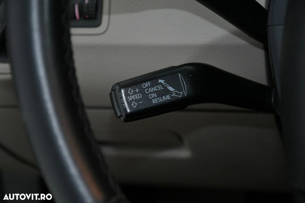 Volkswagen Passat 2.0 TDI Highline - 17