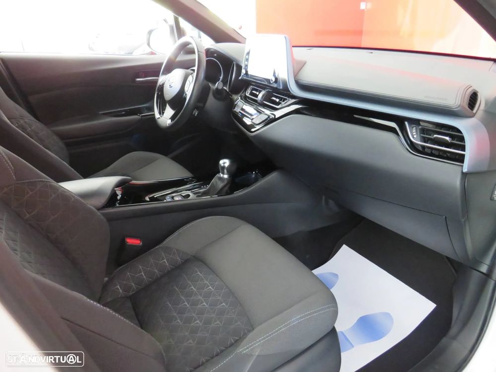 Toyota C-HR 1.8 Hybrid Square Collection - 31
