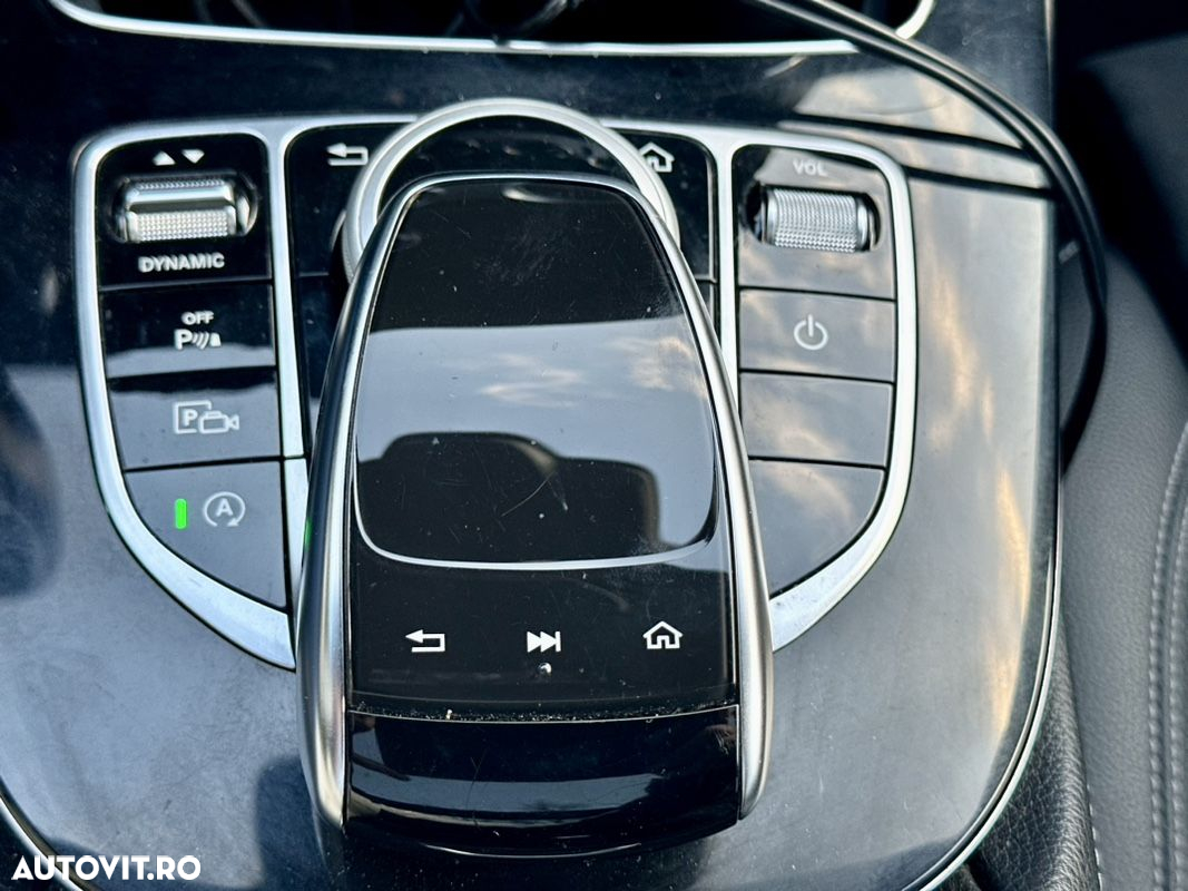 Mercedes-Benz E 220 d 4Matic T 9G-TRONIC AMG Line - 32