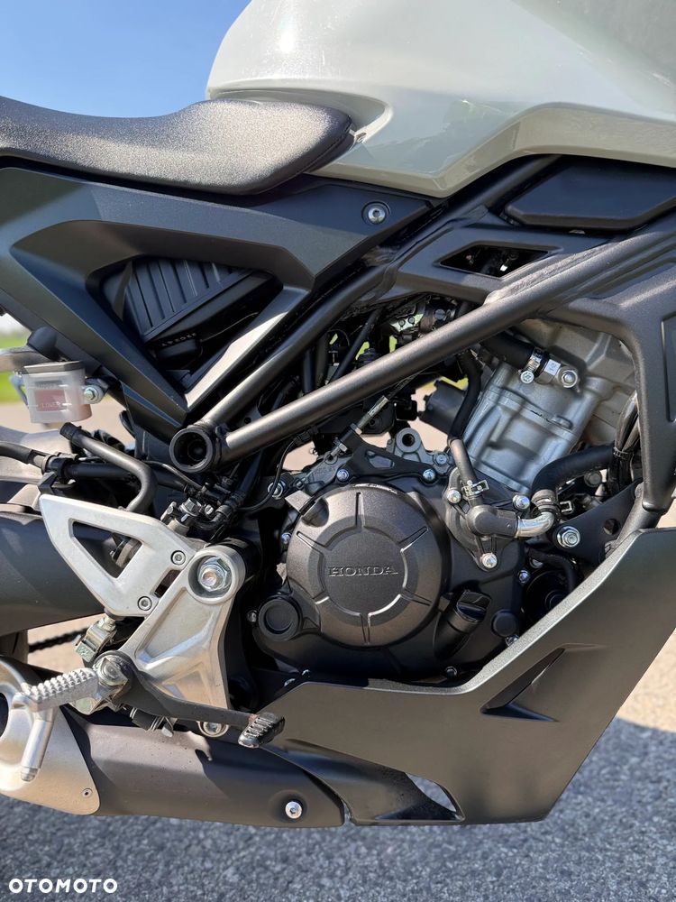 Honda CB - 22