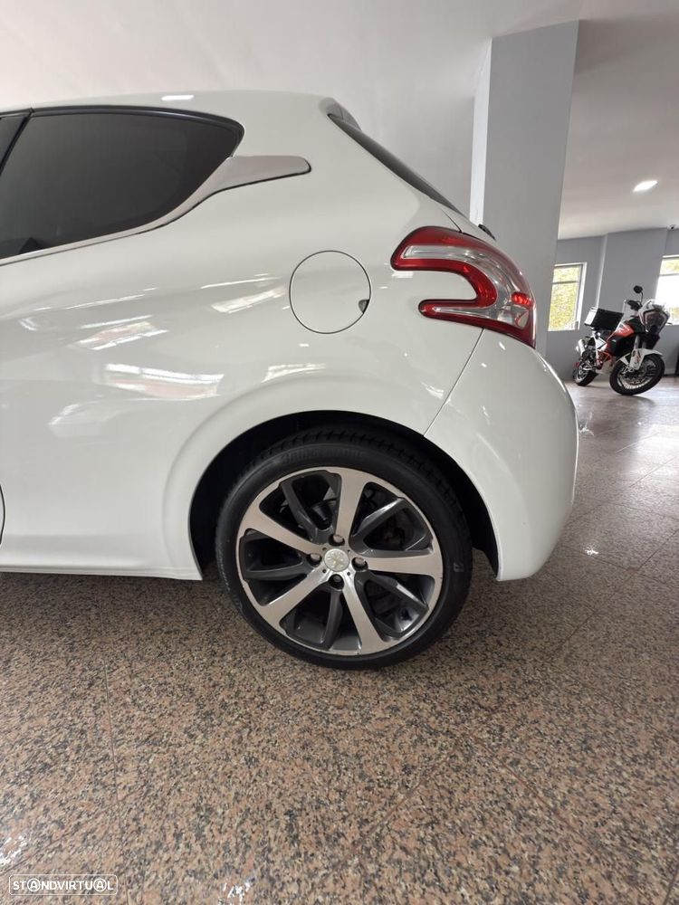 Peugeot 208 1.6 BlueHDi Allure - 32