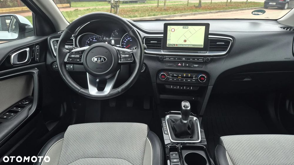 Kia Ceed 1.4 T-GDI L Business Line - 19