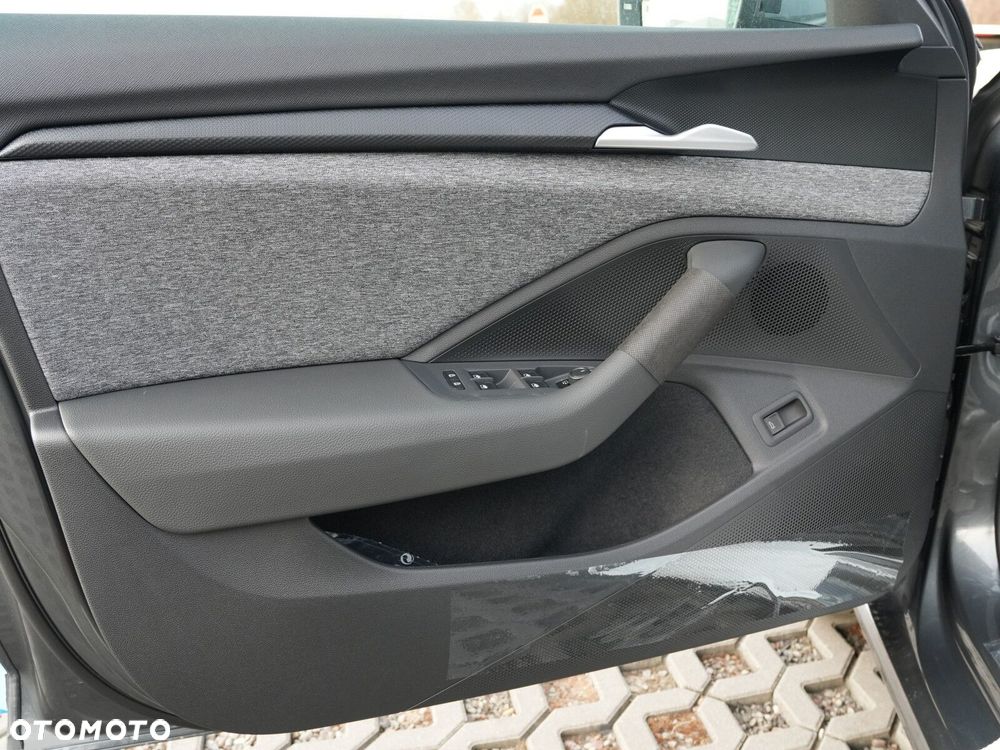 Skoda Superb 2.0 TSI Selection DSG - 22