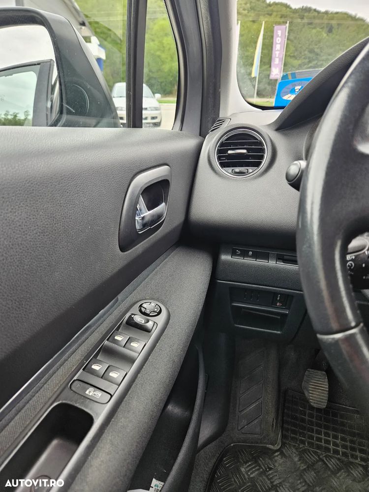 Peugeot 5008 BlueHDI 150 Active - 11