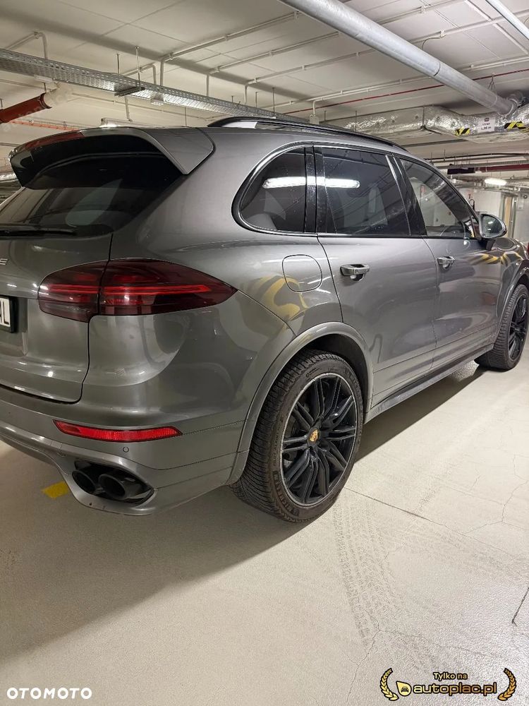 Porsche Cayenne - 6