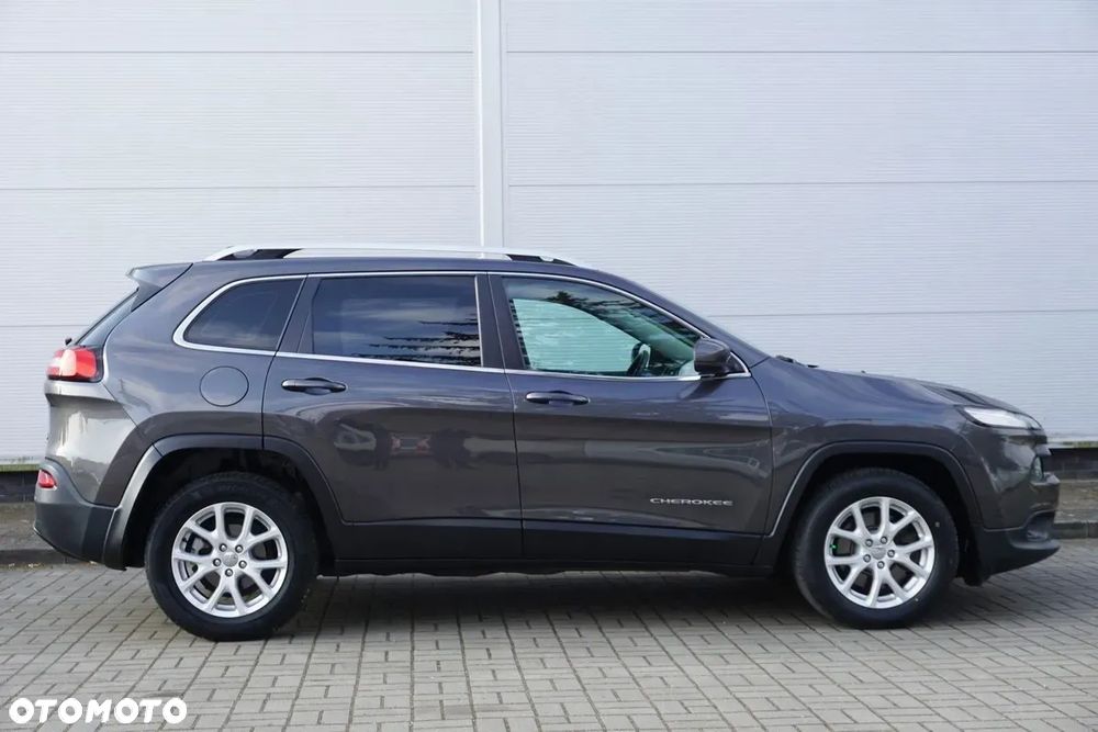 Jeep Cherokee - 11