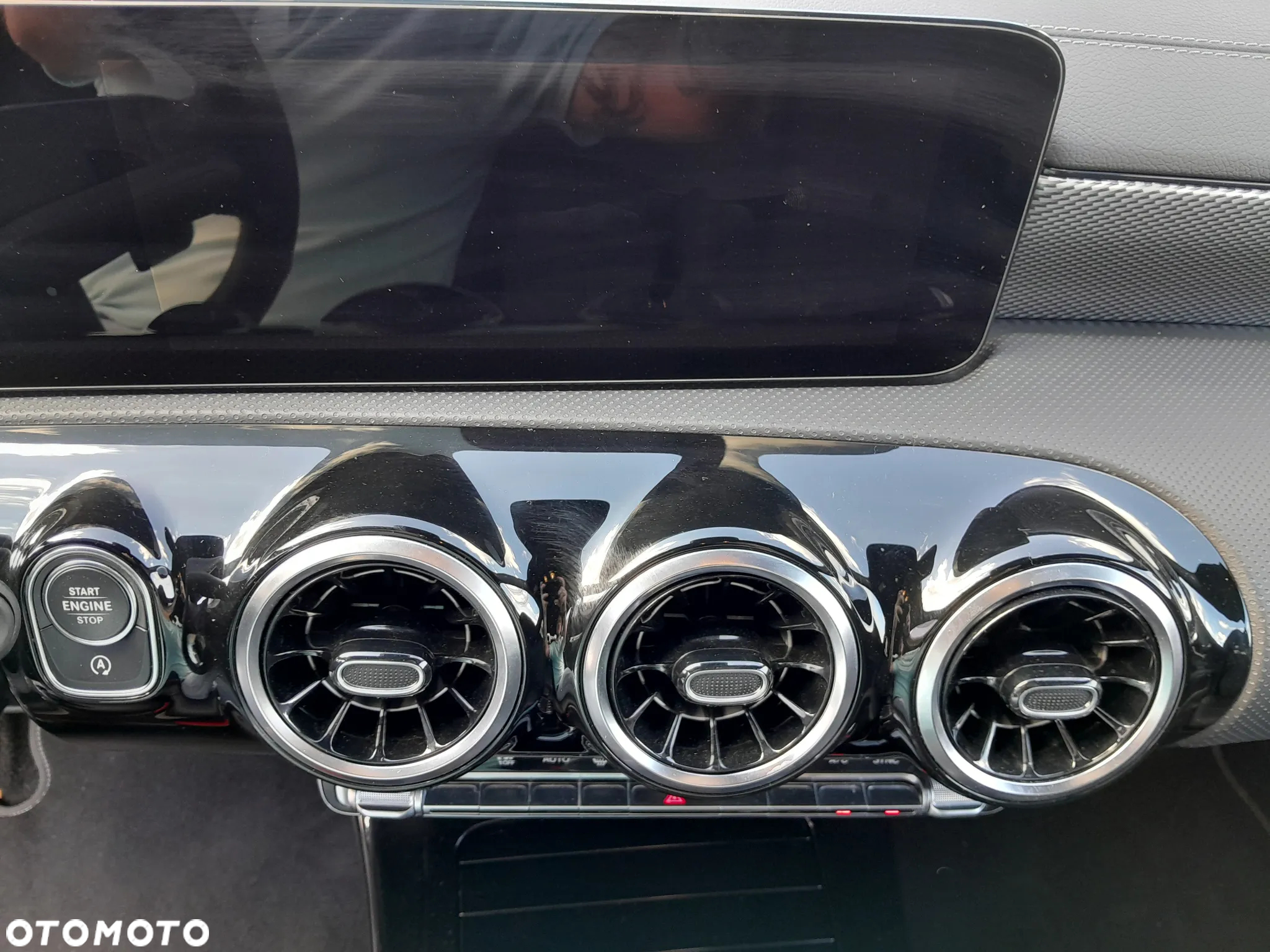 Mercedes-Benz CLA 180 7G-DCT - 10