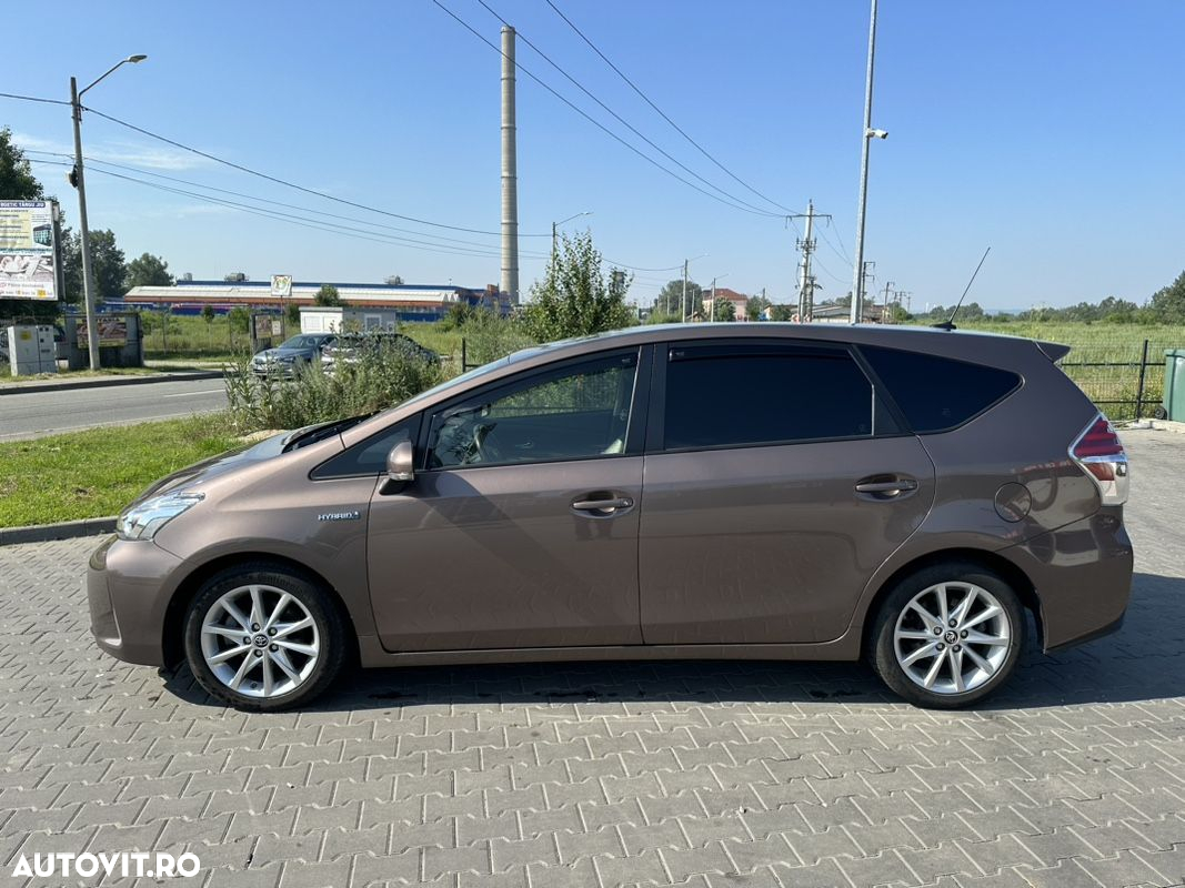 Toyota Prius+ (Hybrid) - 4