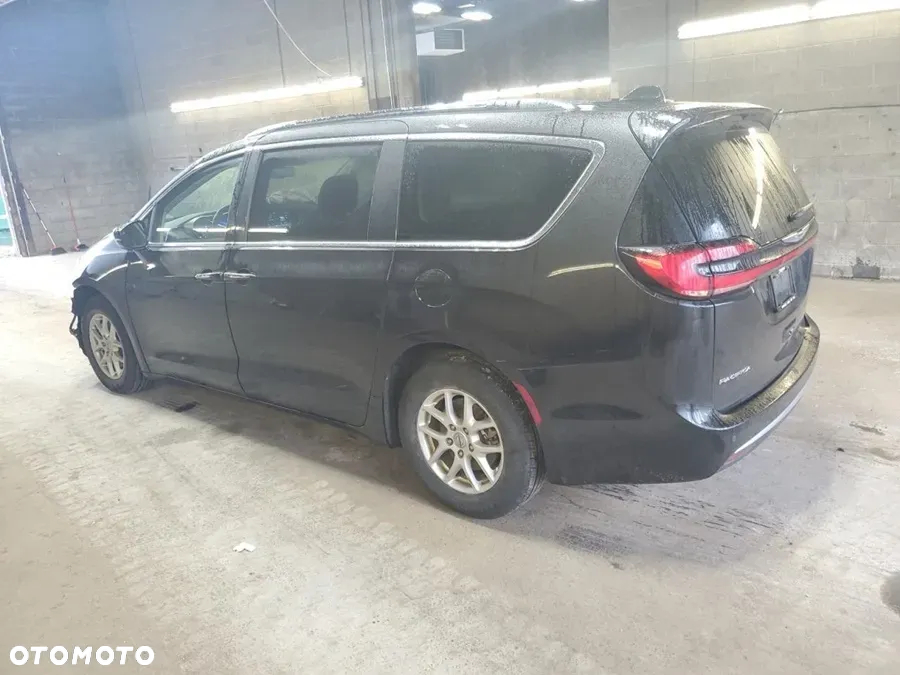 Chrysler Pacifica - 5