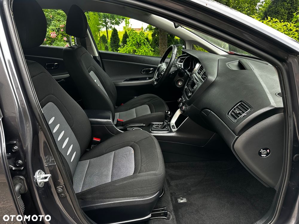 Kia Ceed 1.6 GDI L DCT - 12
