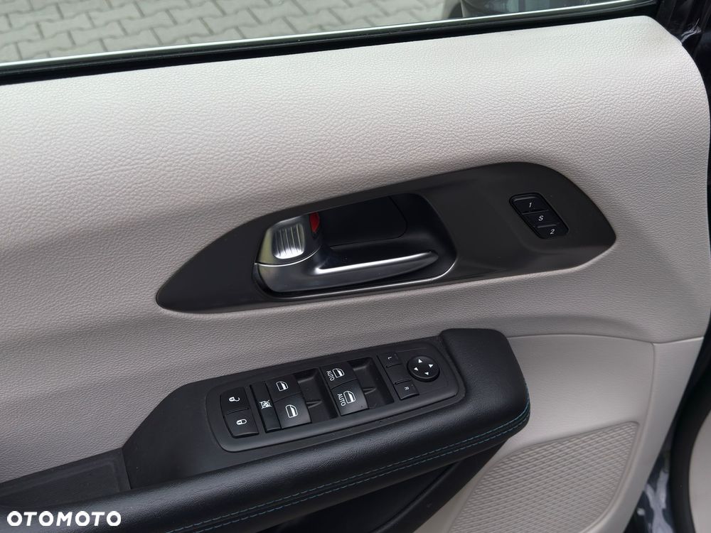 Chrysler Pacifica - 20