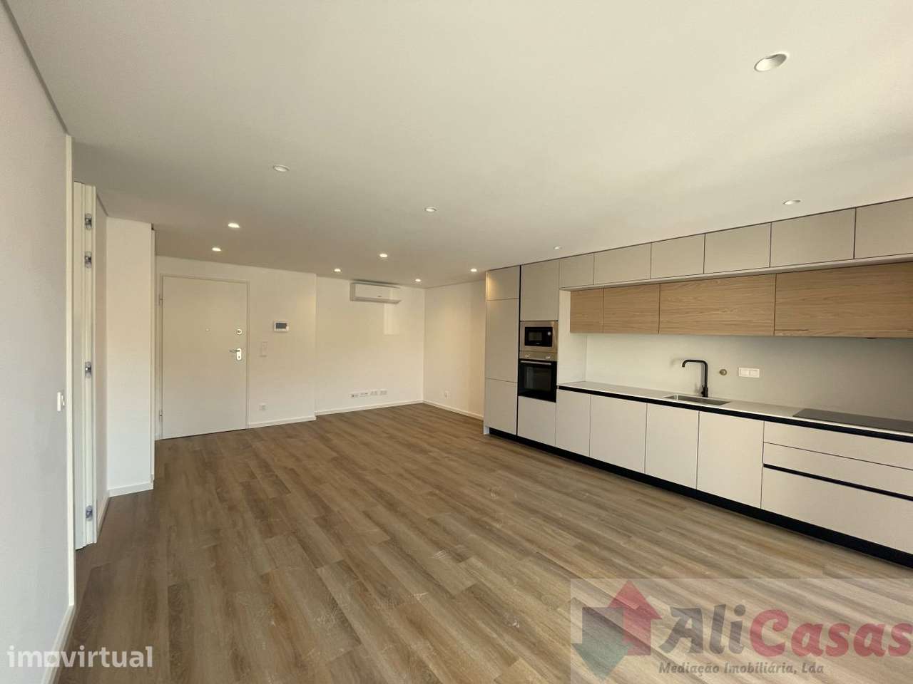 Excelente T2 C/Suite- Cozinha equipada- Novo - Grande imagem: 2/30
