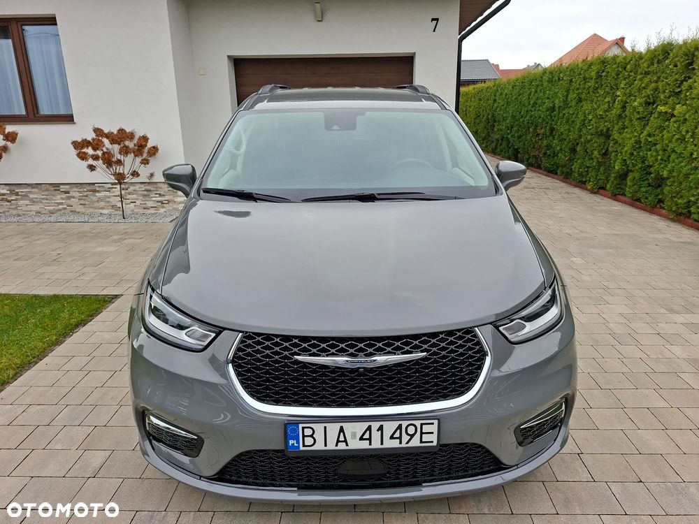 Chrysler Pacifica - 11