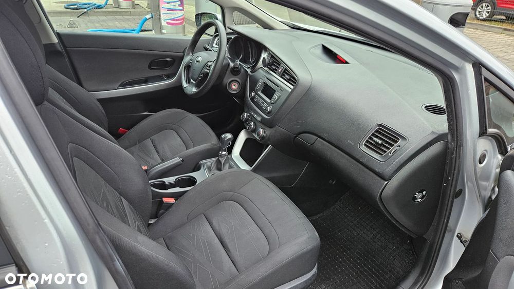 Kia Ceed 1.6 GDI M - 12