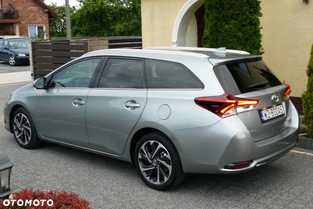 Toyota Auris 1.6 D-4D Design Edition - 7