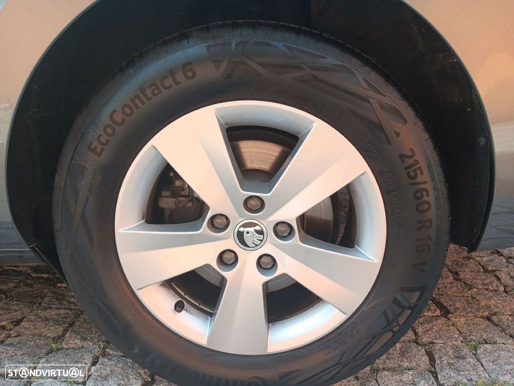 Skoda Superb Break 2.0 TDI DSG - 34