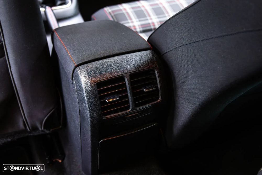 VW Golf 2.0 GTI - 22