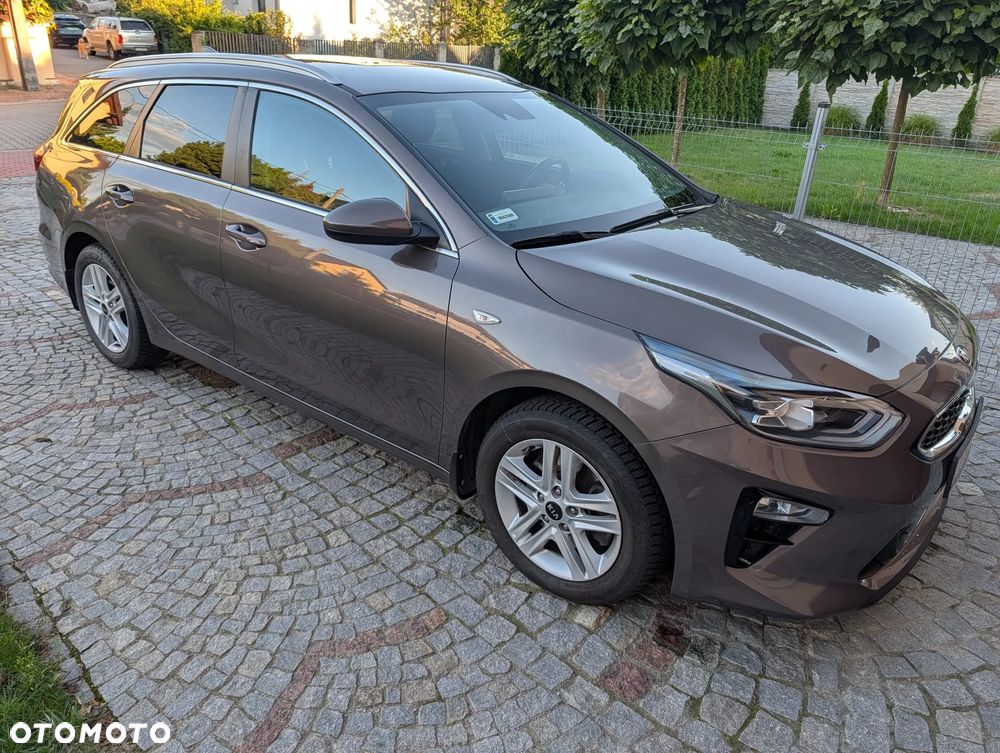 Kia Ceed - 9