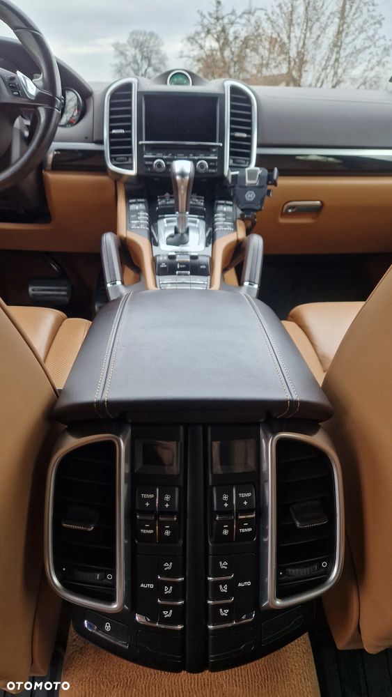 Porsche Cayenne Diesel - 16
