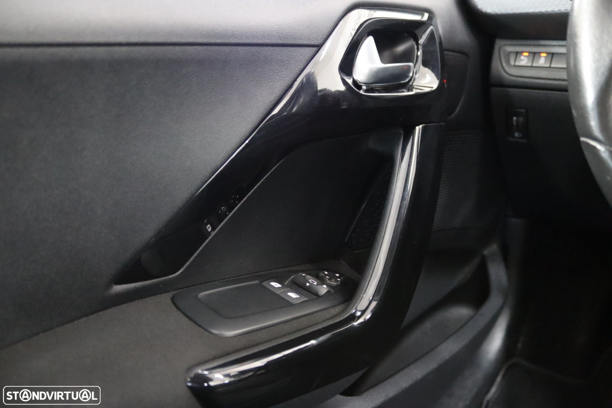 Peugeot 208 1.2 PureTech Signature - 7