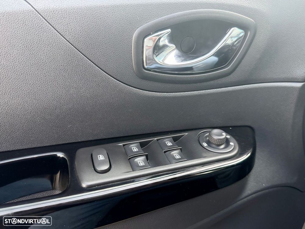 Renault Captur 1.2 TCe Exclusive EDC - 16