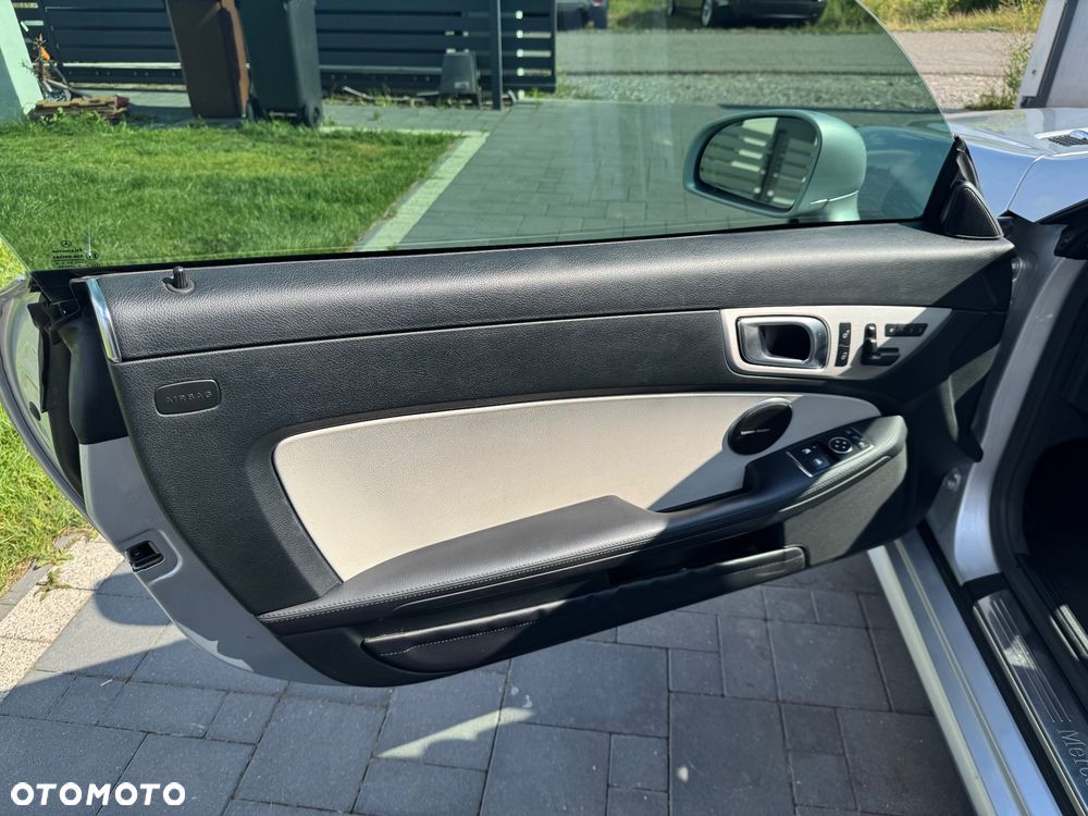 Mercedes-Benz SLK 250 CGI - 12