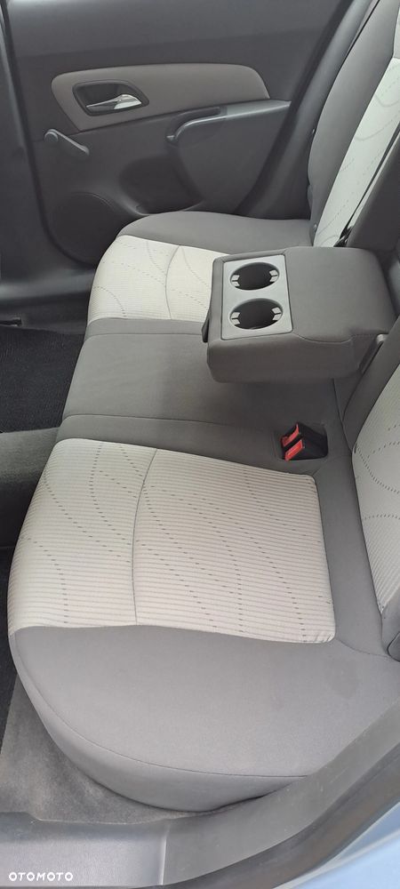Chevrolet Cruze - 15