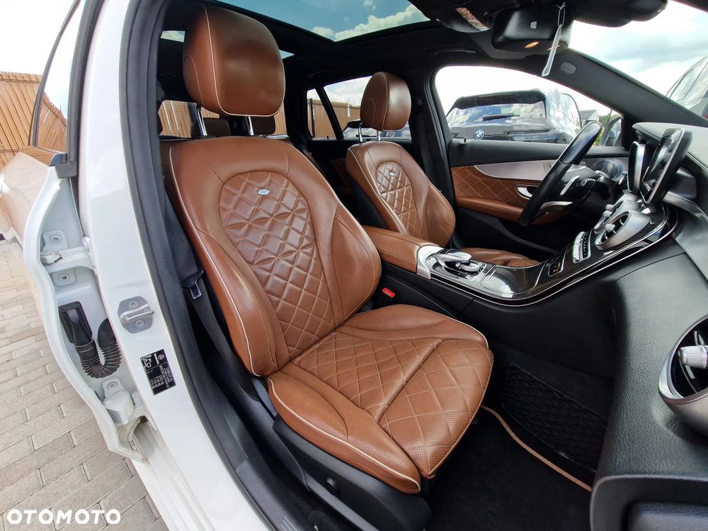 Mercedes-Benz Klasa C 400 4-Matic 9G-TRONIC - 7
