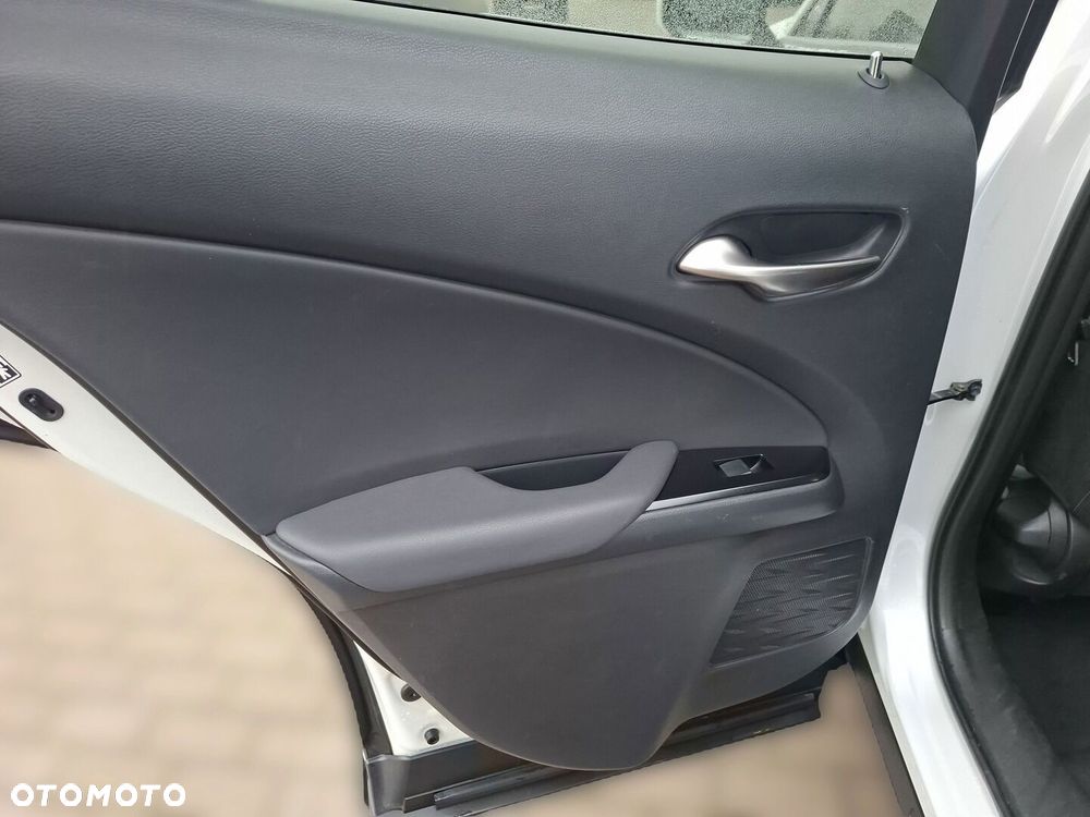 Lexus UX 250h GPF Business 2WD - 16