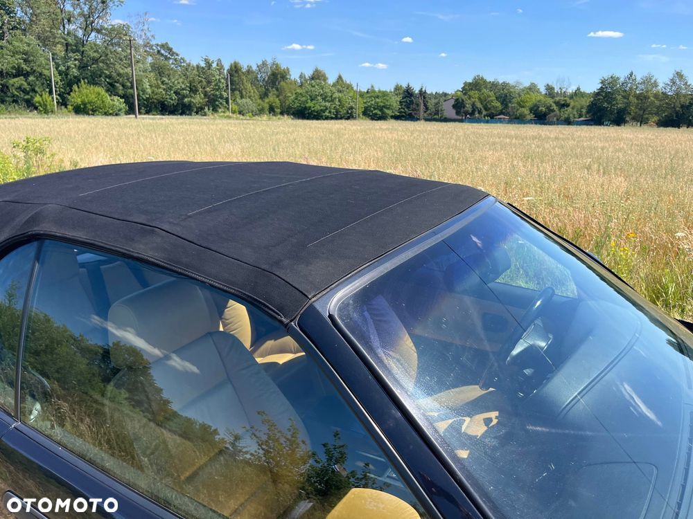 BMW Seria 3 320i Cabriolet - 16