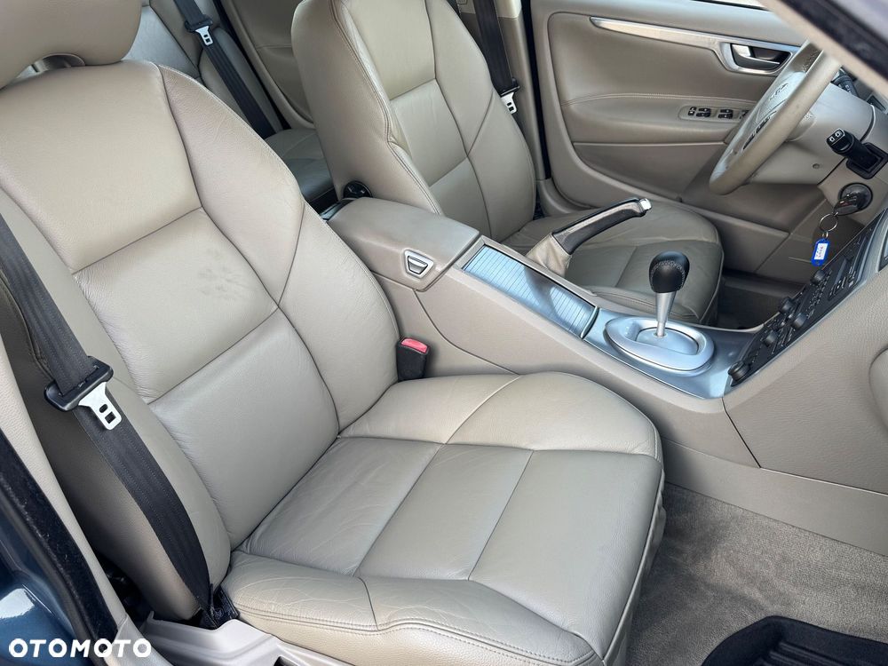Volvo V70 D5 - 36
