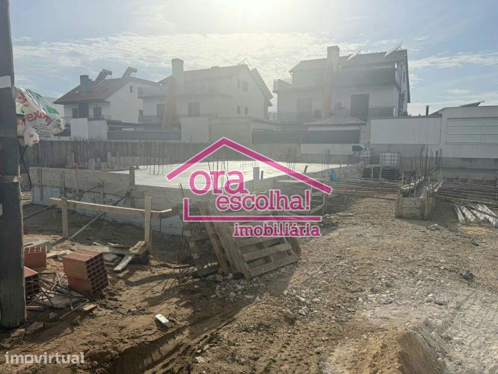 Moradia Térrea isolada com PISCINA e GARAGEM em Fernão Ferro! - Grande imagem: 5/5