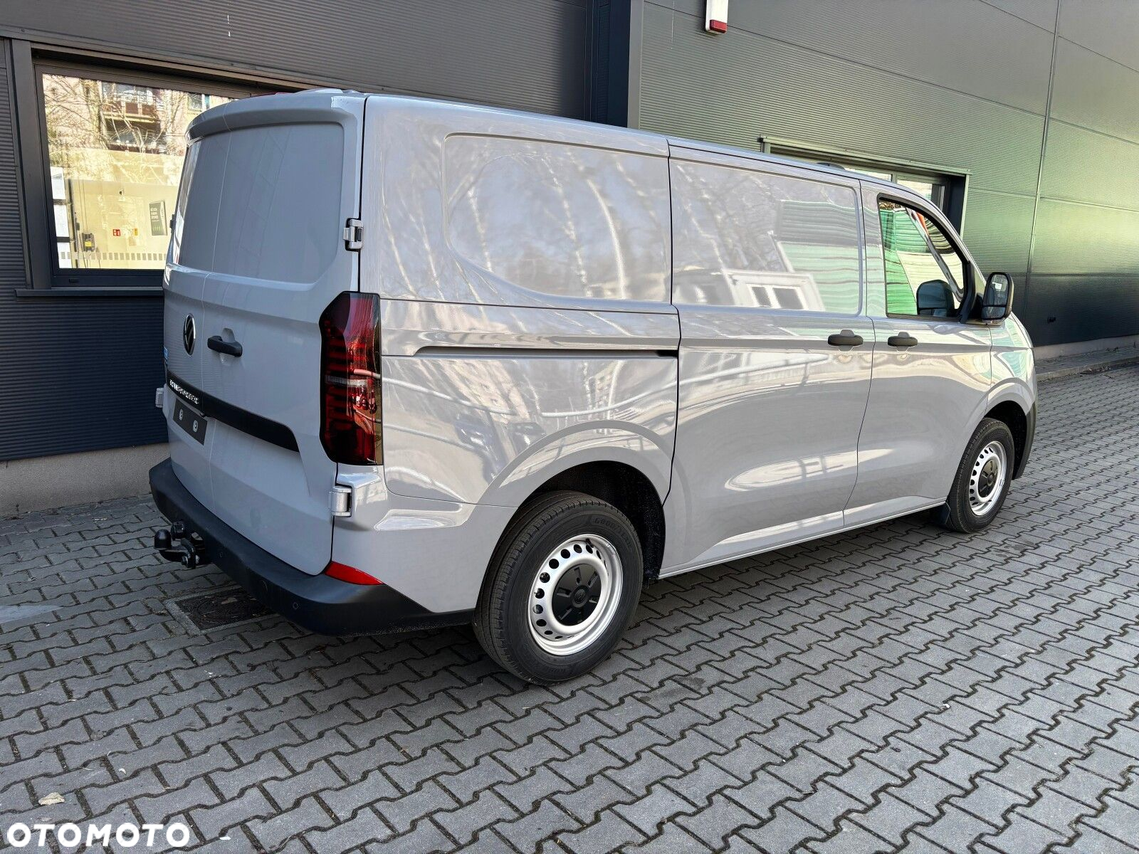 Volkswagen Transporter 2.0 TDI 150 KM 8-b automat. L1 - 13